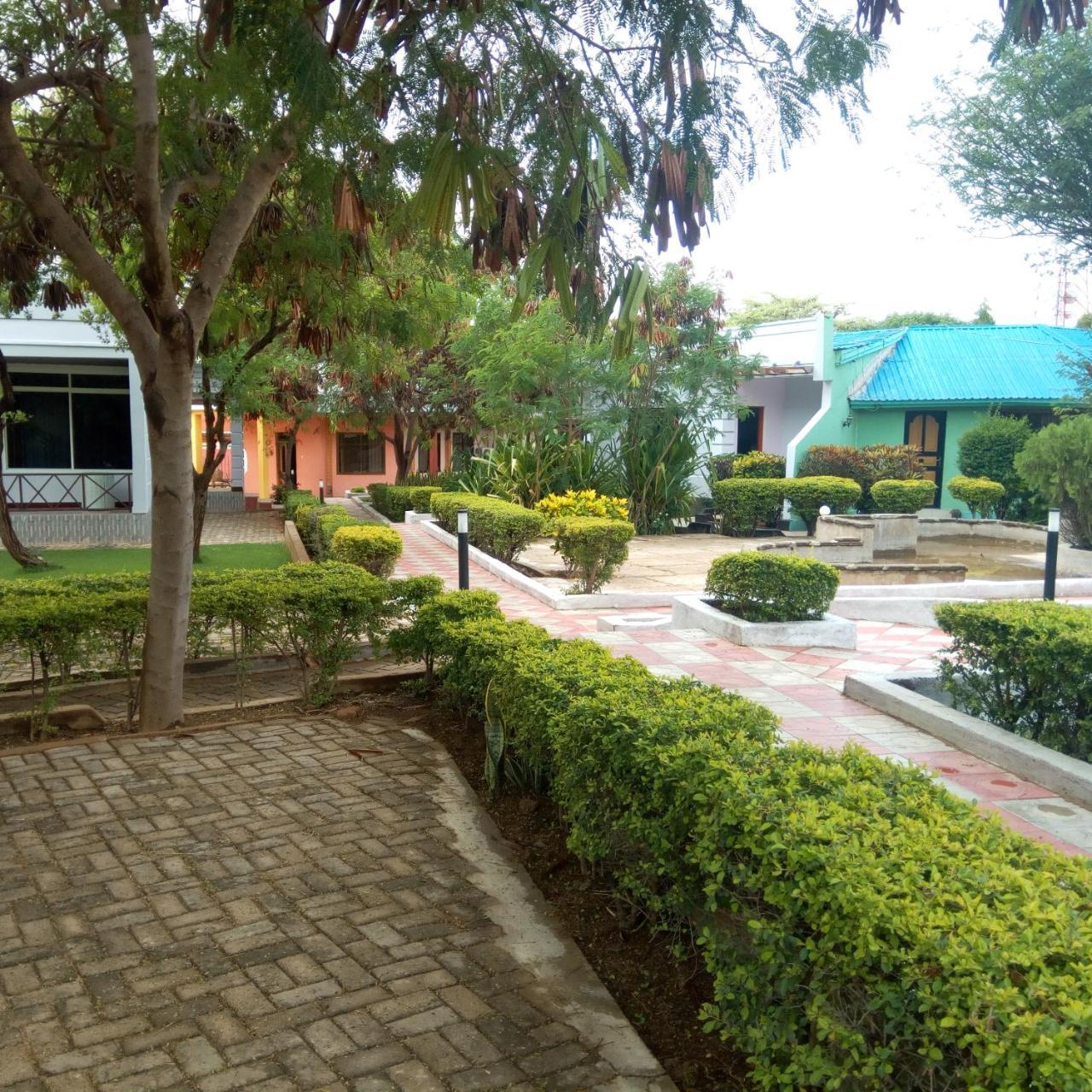 Royal Village Hotel Dodoma 外观 照片