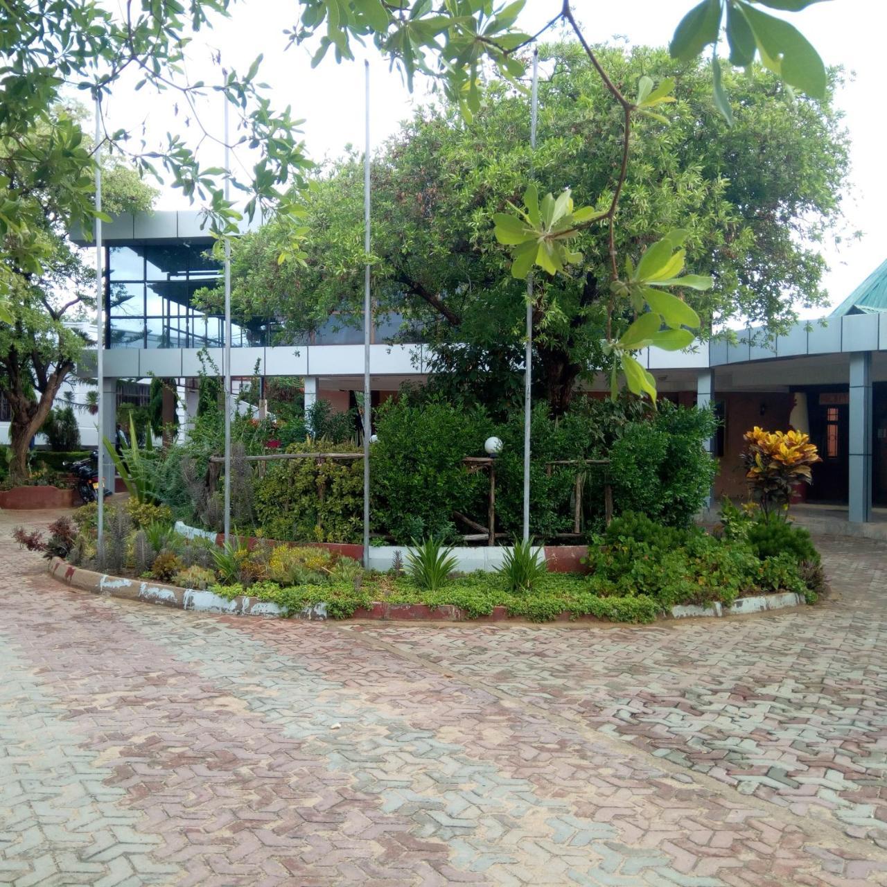 Royal Village Hotel Dodoma 外观 照片